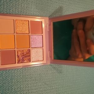 huda beauty pastel obsessions eyeshadow palette